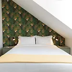 Bed and Breakfast The Indy House - & 3*