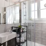 The Indy House - & 3*