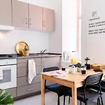 The Indy House - & 3* Lisboa