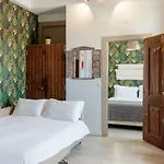 The Indy House - & Bed and Breakfast 3*