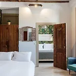 The Indy House - & Bed and Breakfast Lisboa