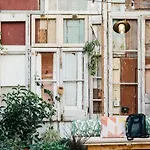 The Indy House - & Bed and Breakfast