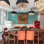 Bed and Breakfast The Indy House - & 3*