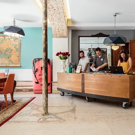 The Indy House - & 3* Lissabon