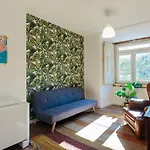 The Indy House - & 3*