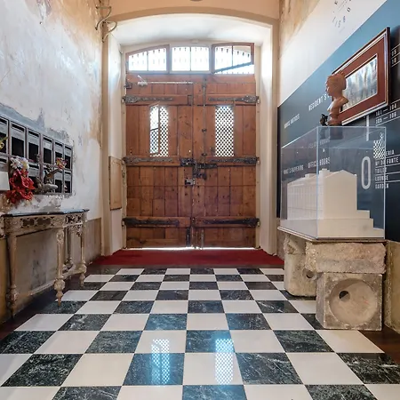 Bed & Breakfast The Indy House - & 3*