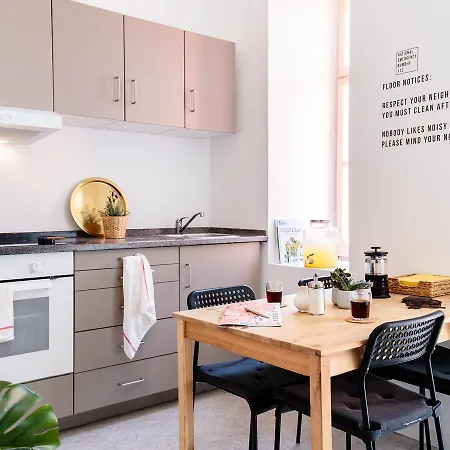 The Indy House - & 3* Lisbon