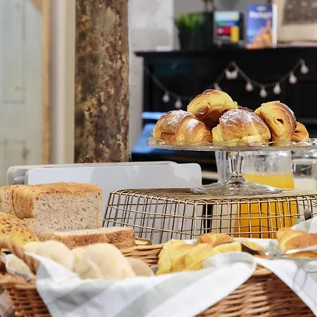 The Indy House - & Bed & Breakfast Lisbon