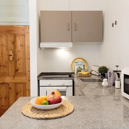 Frühstückspension The Indy House - & Lissabon