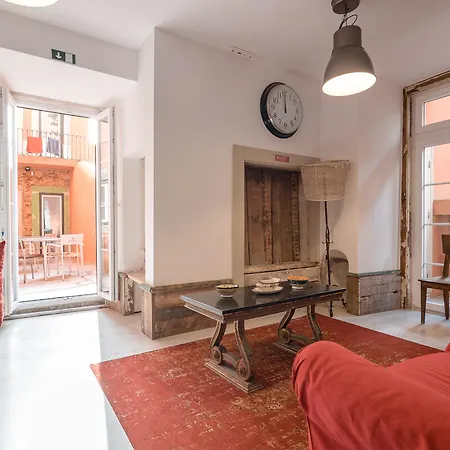 The Indy House - & Lissabon