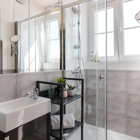 The Indy House - & 3*