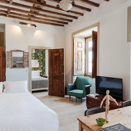 Frühstückspension The Indy House - & 3*